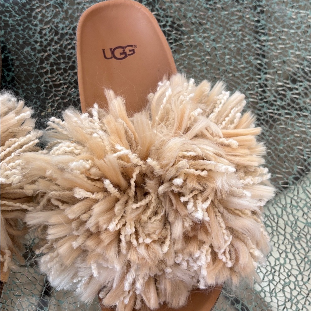 UGG - image 3